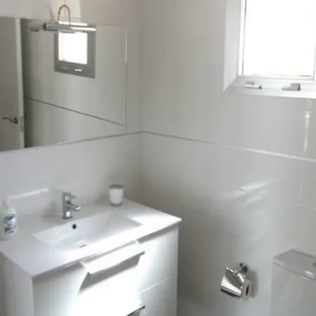 83 Con Piscina Privada * Callao Salvaje