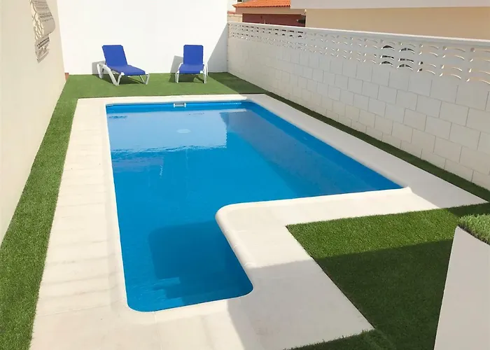 83 Con Piscina Privada 칼라오살바헤